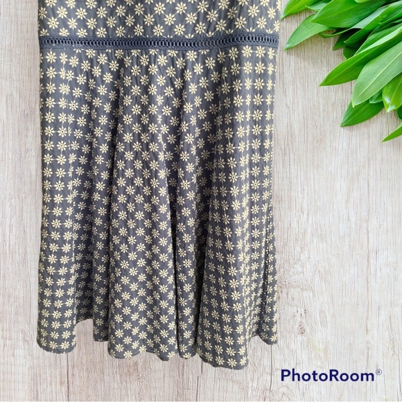 NWT! Ivy & Jun Embroidered Floral  Spaghetti Strap Dress Size Medium - Picture 3 of 4